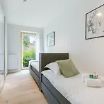 Huswell - Modern 3 Bedroom In * Blankenberge