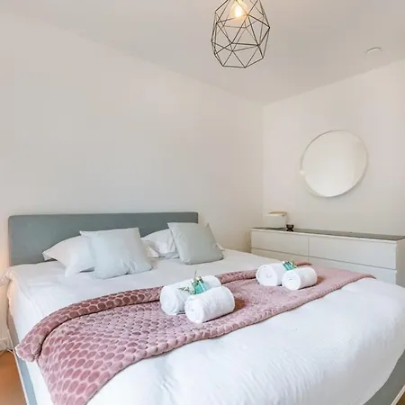 Huswell - Modern 3 Bedroom In *