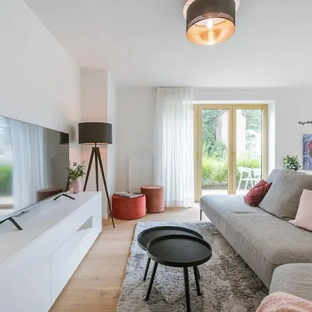 Huswell - Modern 3 Bedroom In Lejlighed
