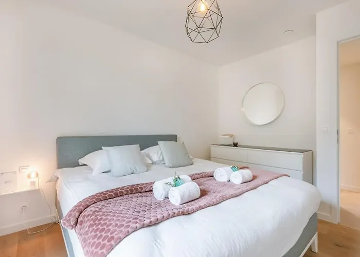 Huswell - Modern 3 Bedroom In *