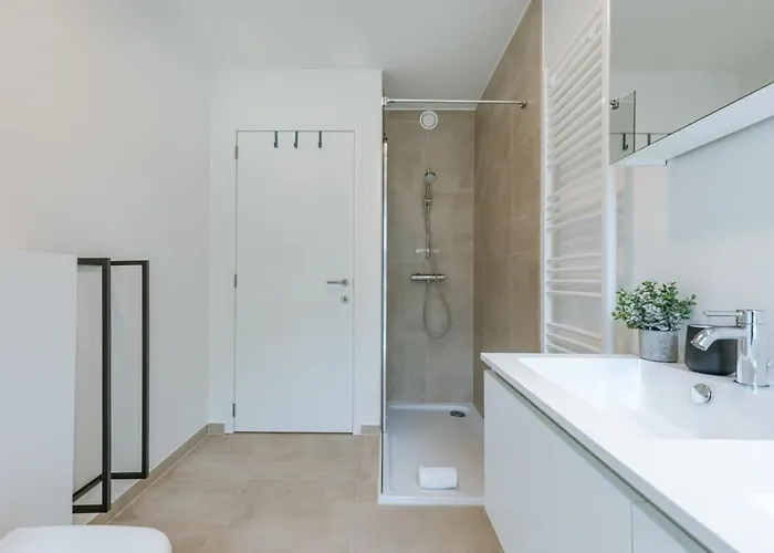 Huswell - Modern 3 Bedroom In *