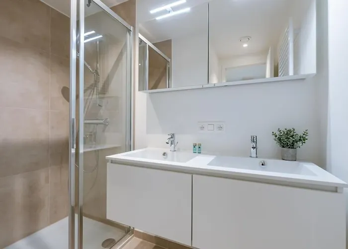 Huswell - Modern 3 Bedroom In Apartmán