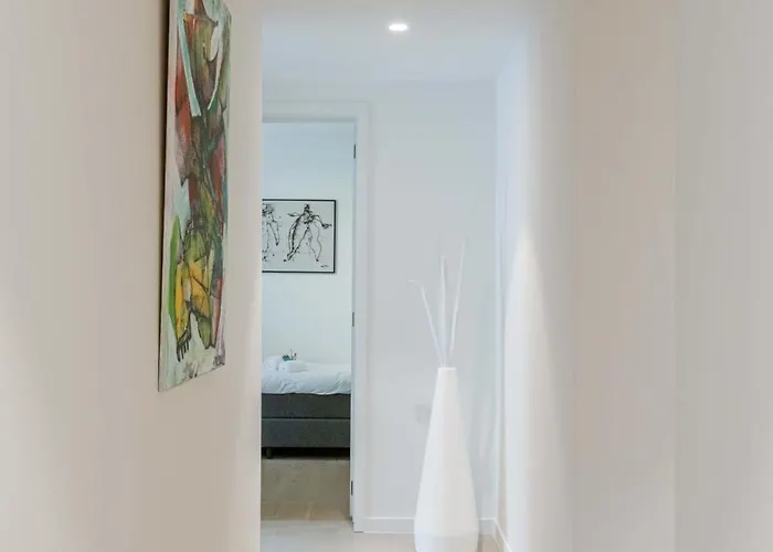 Huswell - Modern 3 Bedroom In Apartmán *